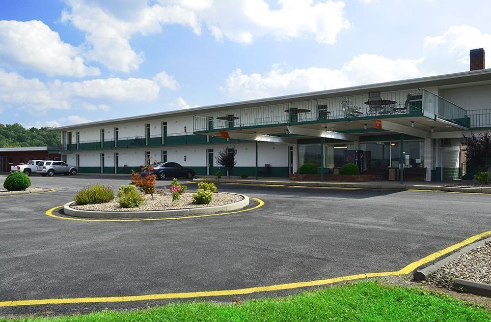 Huntingdon Motor Inn Exterior photo